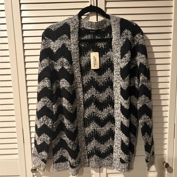 Forever 21 Sweaters - Forever 21 Chevron Cardigan